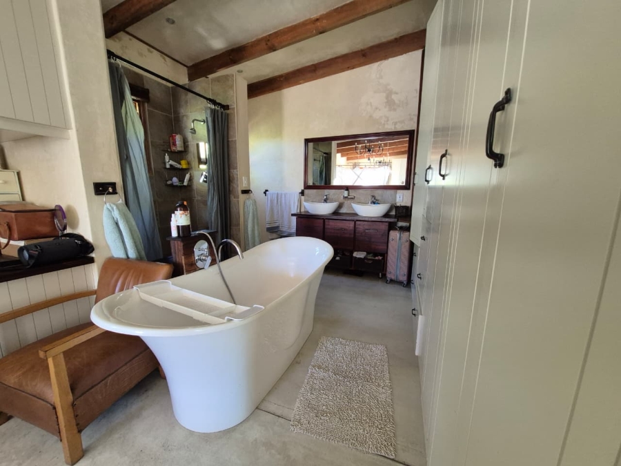 5 Bedroom Property for Sale in Langerug Western Cape